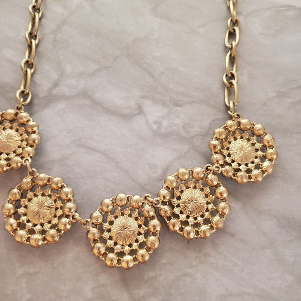 ✨ J.Crew Classic Rhinestones Pave Crystal Medallion Statement Necklace ✨ - Picture 14 of 16